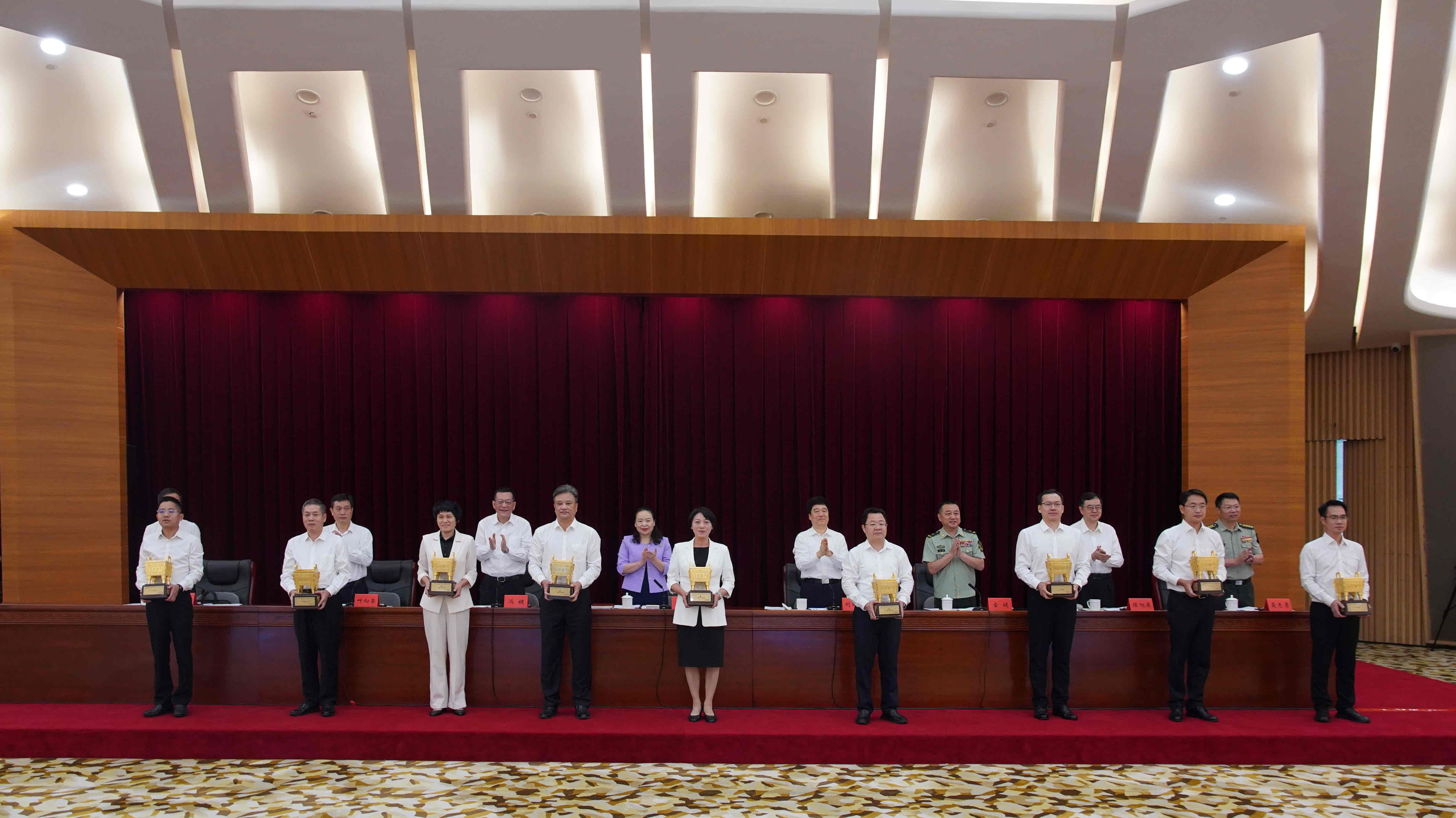 深圳寶安區榮獲2024年度平安廣東建設最高獎「平安鼎」