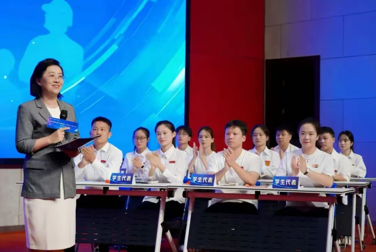 合肥：勞模工匠進校園 點燃「匠心思政課」