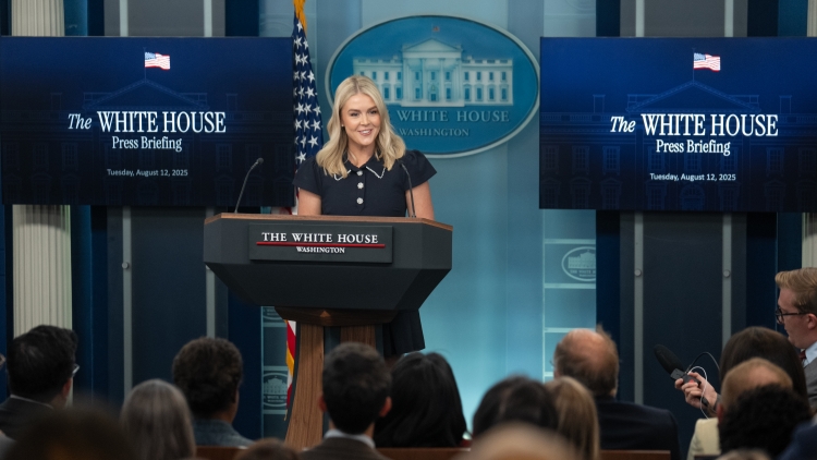 白宮新聞秘書開始接受美國特勤局保護：受柯克槍擊案影響