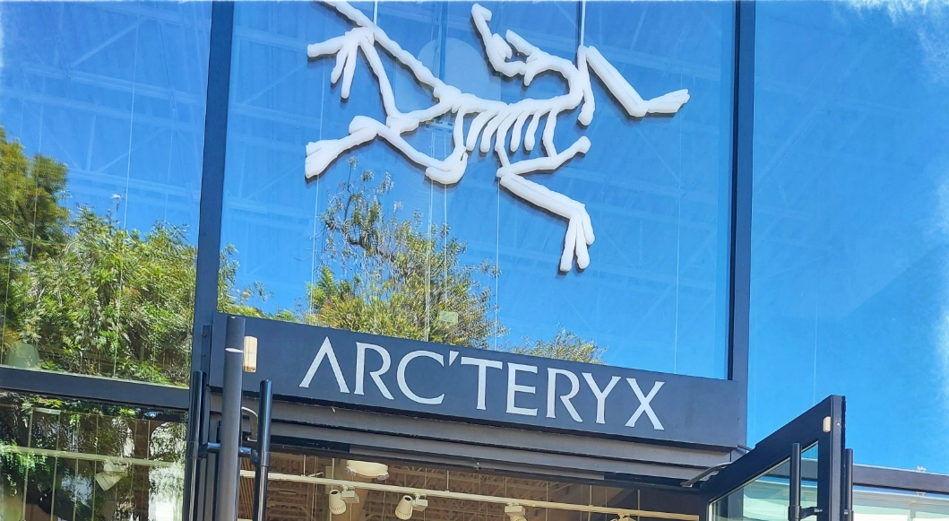 始祖鳥海外團隊致歉 被指甩鍋中國團隊