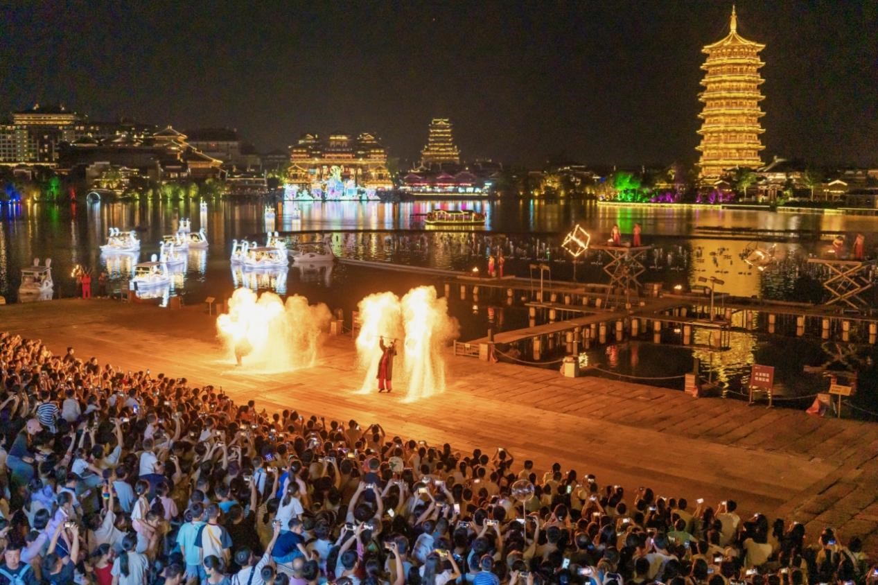雙節必打卡！長沙銅官窯「富桂千燈節」：神話幻境+千機燈光秀，打造國風盛宴