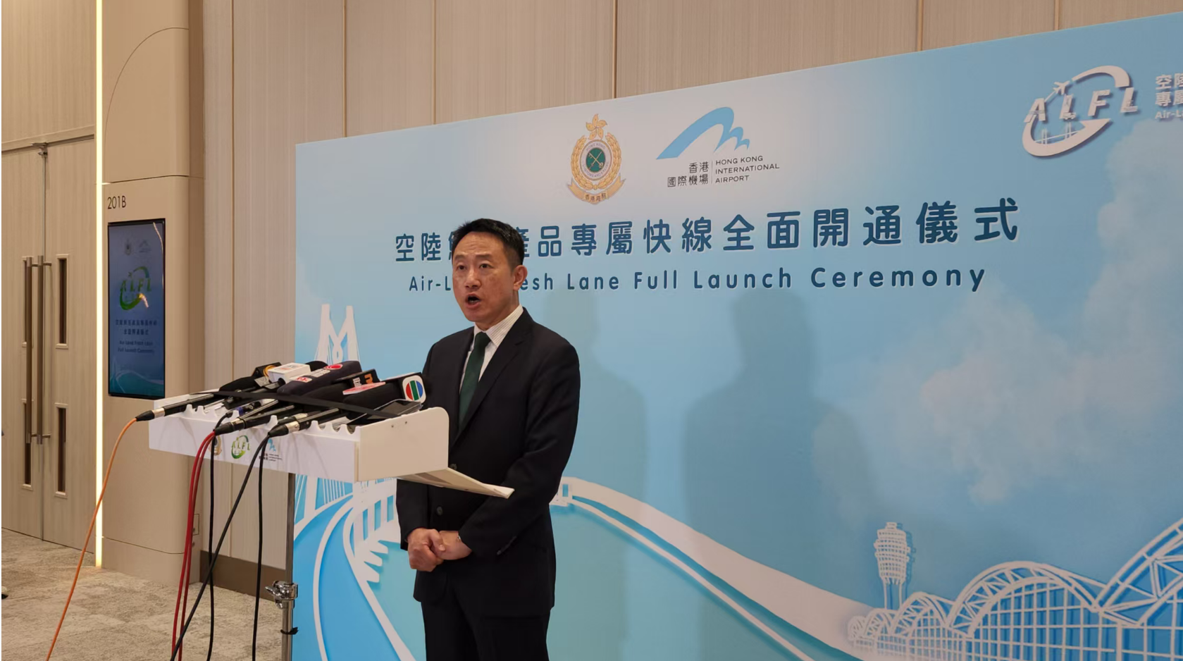 控煙條例上周五刊憲 海關關長陳子達: 關員會在各口岸加強檢查