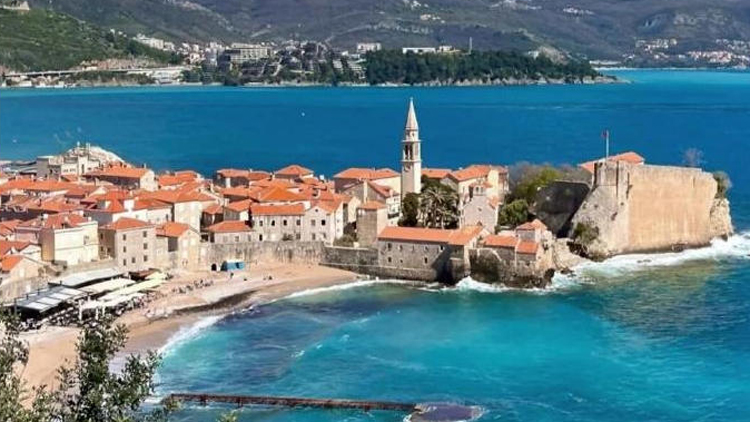 外交部領事保護中心提醒國慶中秋假期出境中國遊客加強安全防