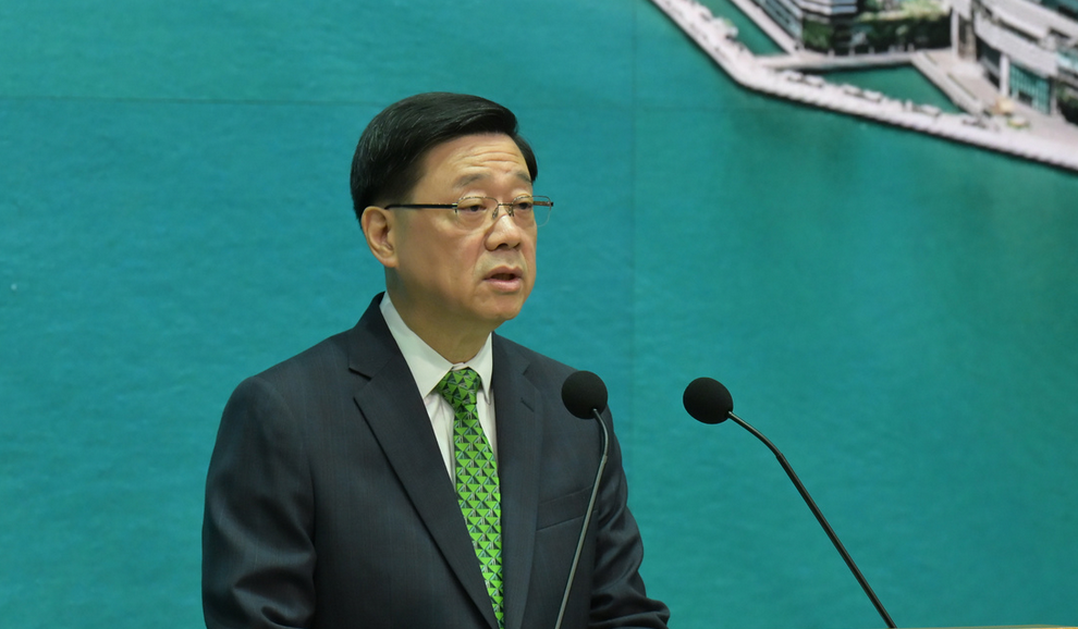 李家超： 得力於政府充分部署 將超強颱風「樺加沙」破壞減到最低