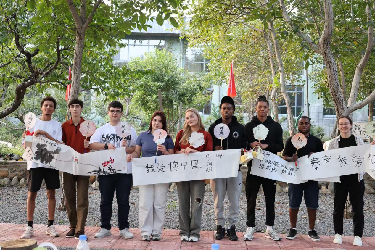 泰安市岱嶽區：中秋民俗「圈粉」外籍留學生