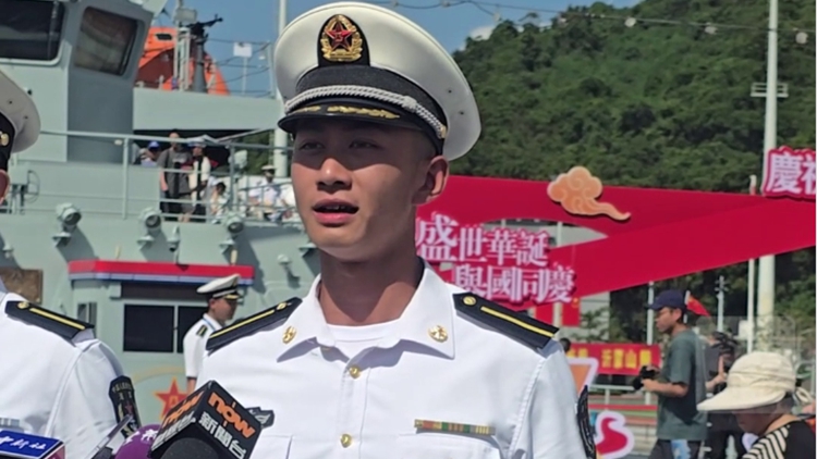 有片｜海軍學員：國慶節香港充滿愛國熱情