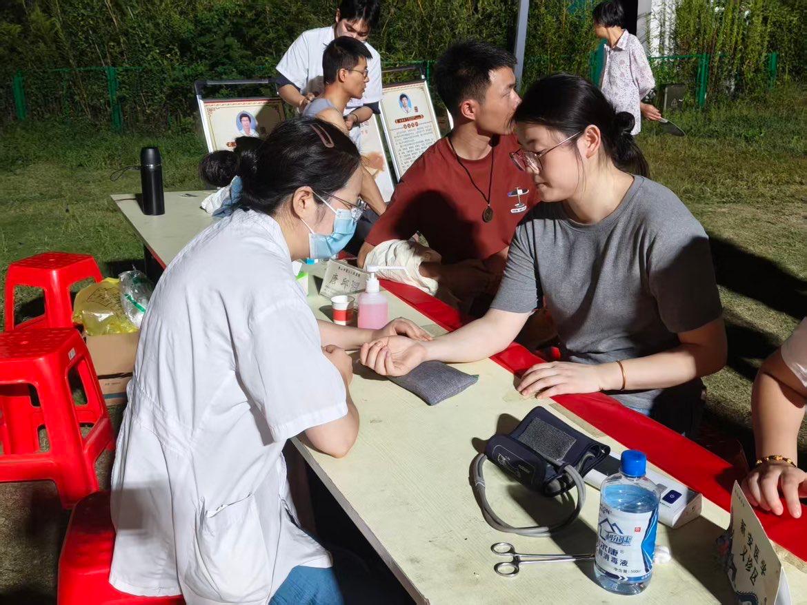 中醫「出攤」圈粉遊客  皖徽州區創新推進「中醫夜市」系列活動