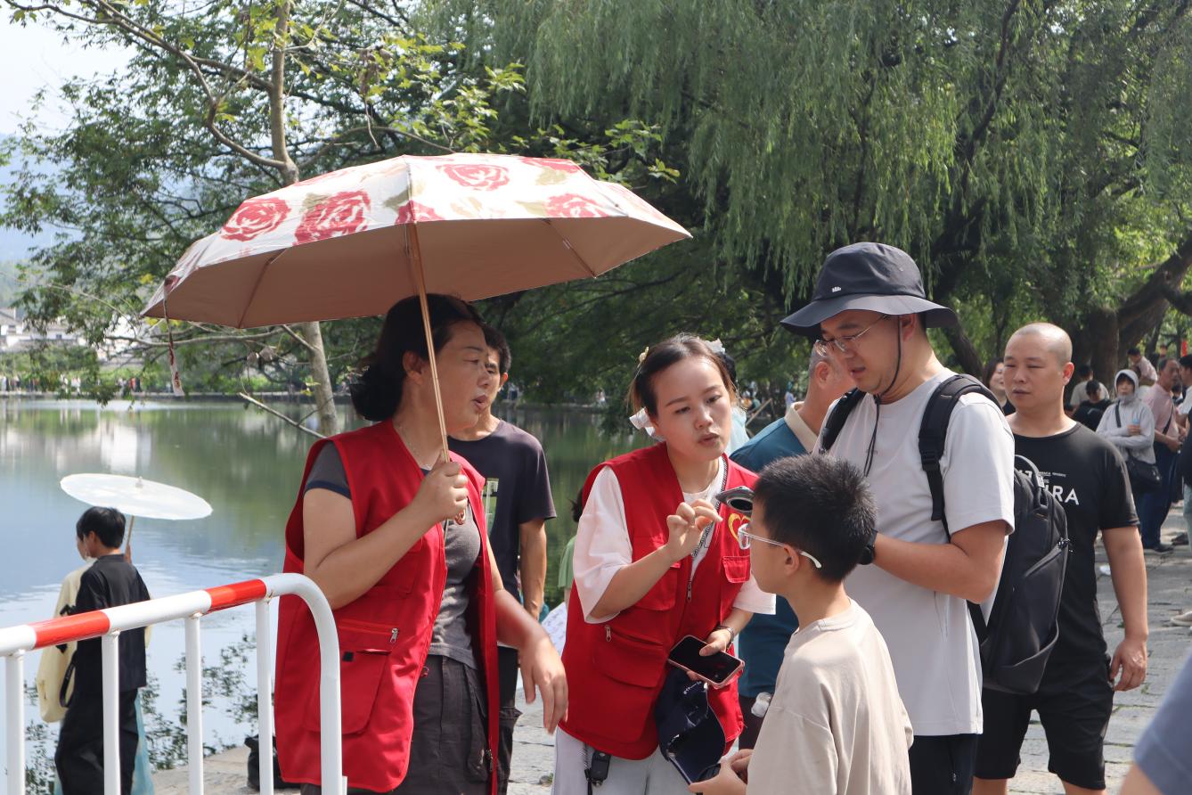 皖黟縣：月滿宏村情暖中秋