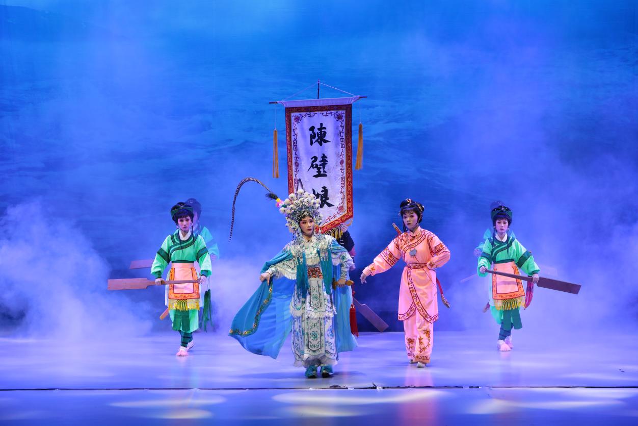 潮劇「圈粉」老中青 深圳光明區文化館「四季村晚」好戲連台