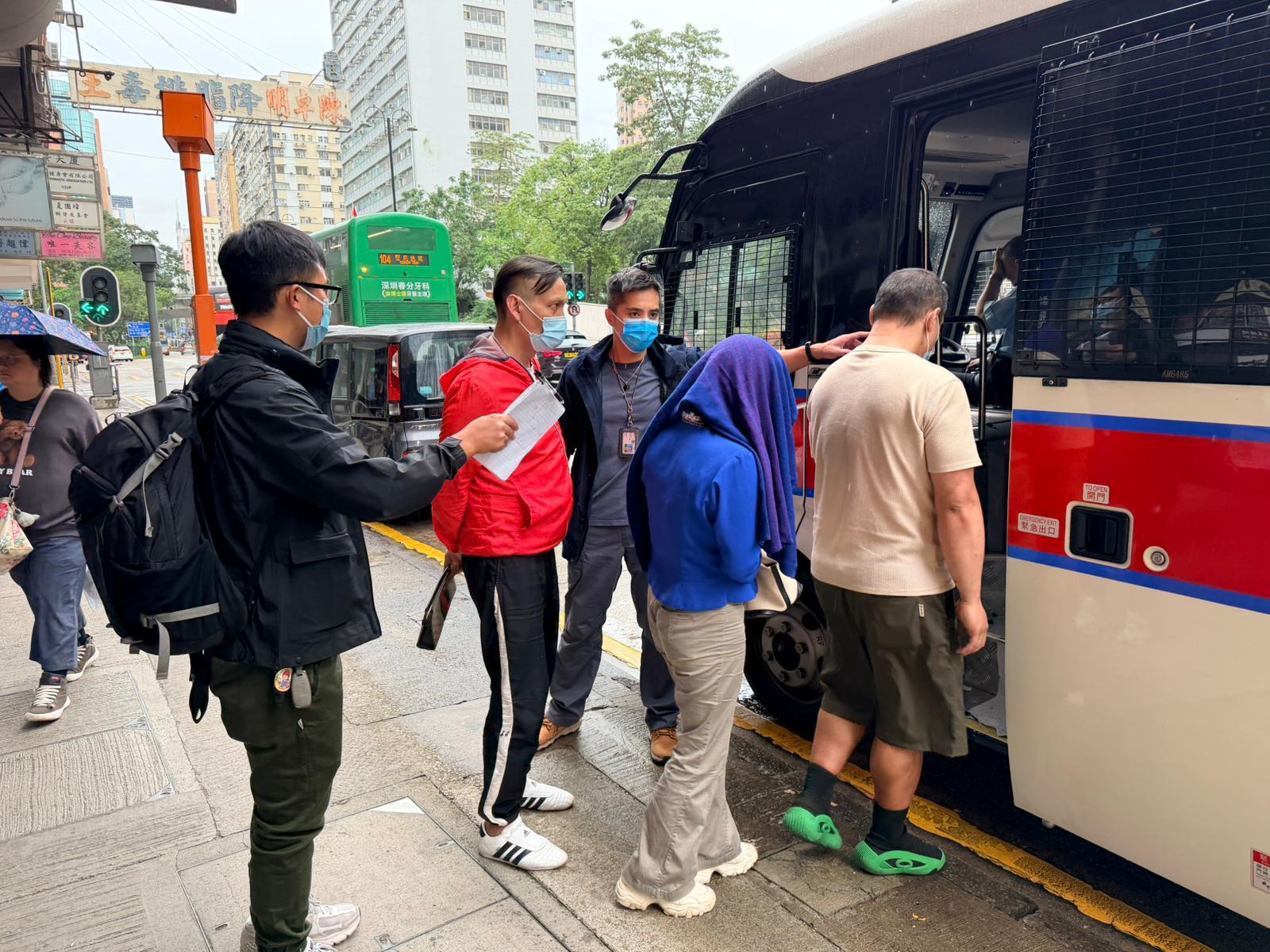 警方西九龍反罪惡行動 拘捕65名男女