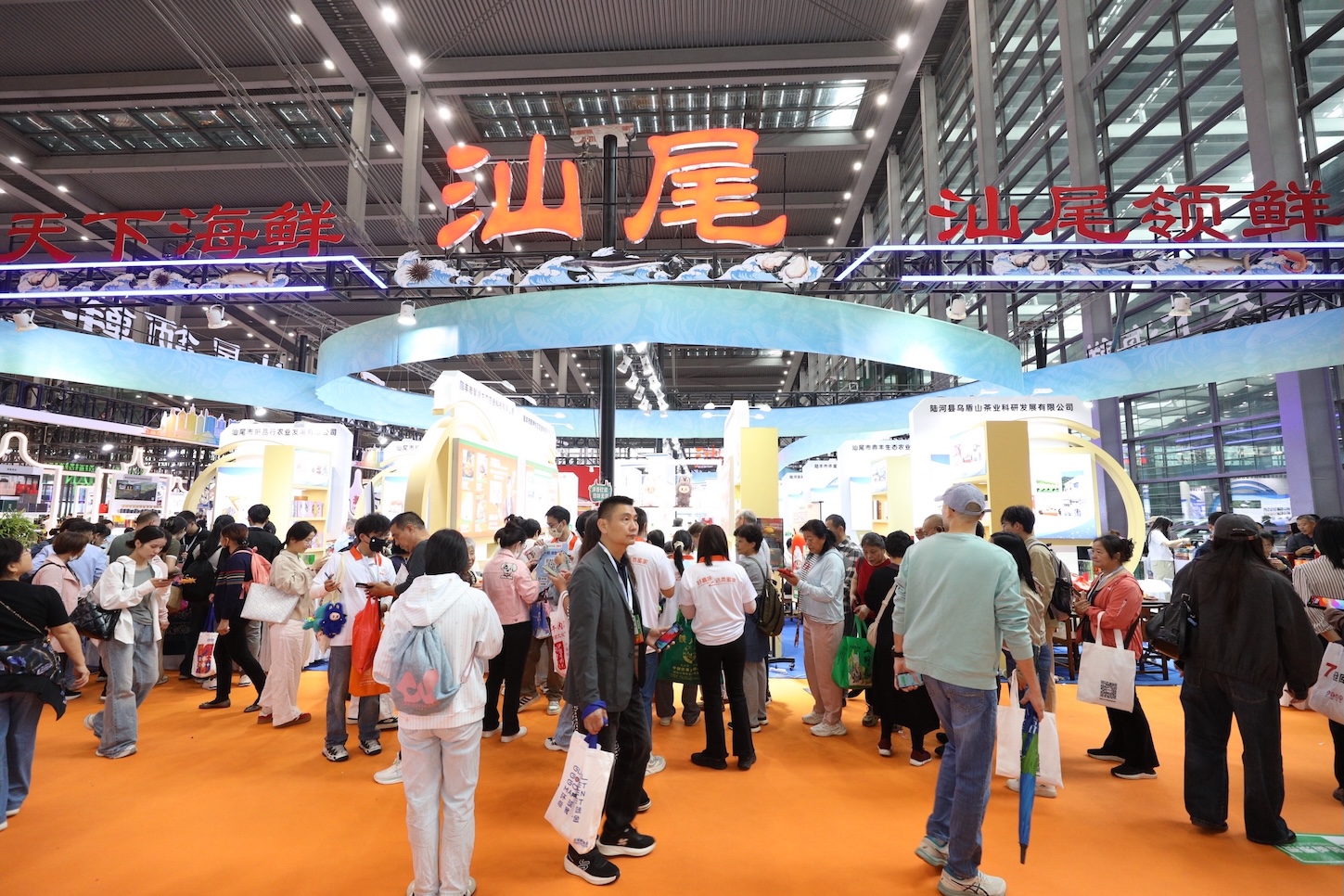 爆單  深圳食博會汕尾展團「食」力圈粉