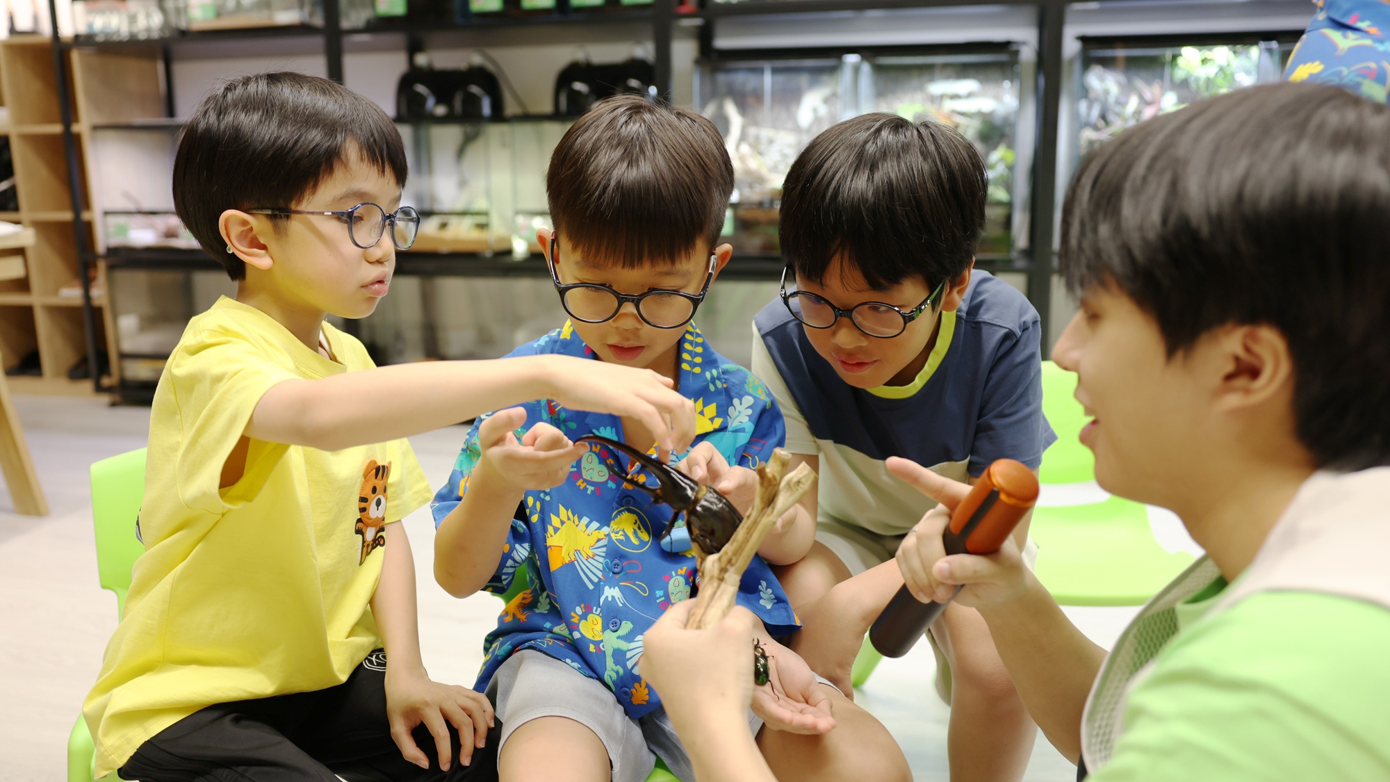 【玩樂】全港首個室內動物體驗館開幕