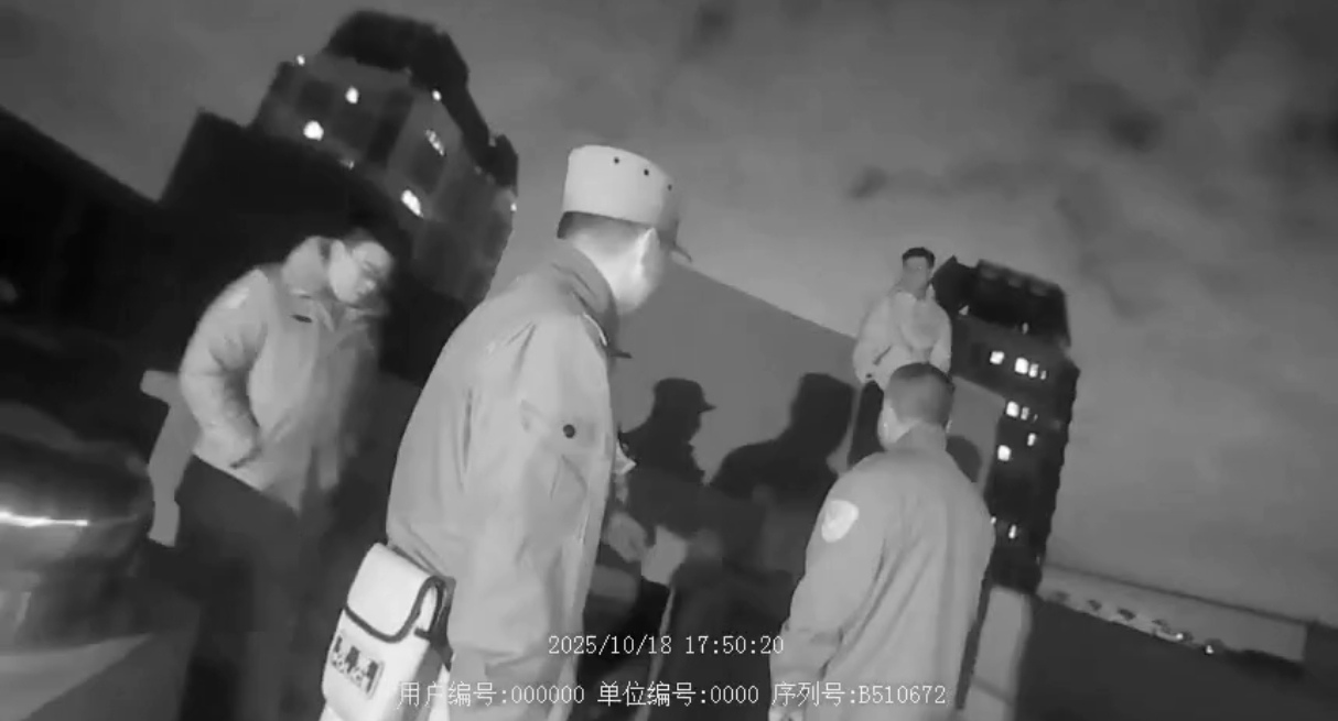 32樓的生死救援！冰城公安民警猛衝上前解救22歲輕生男子