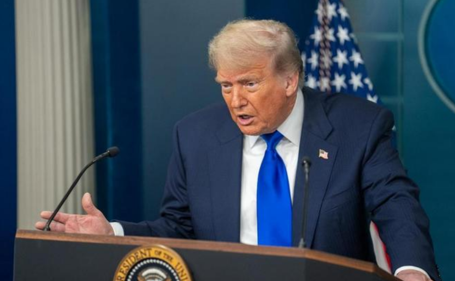 不滿加拿大反關稅廣告 特朗普宣布對加方徵收10%額外關稅