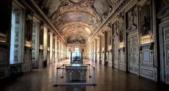 盧浮宮部分珠寶已轉存到法國央行26米深的金庫