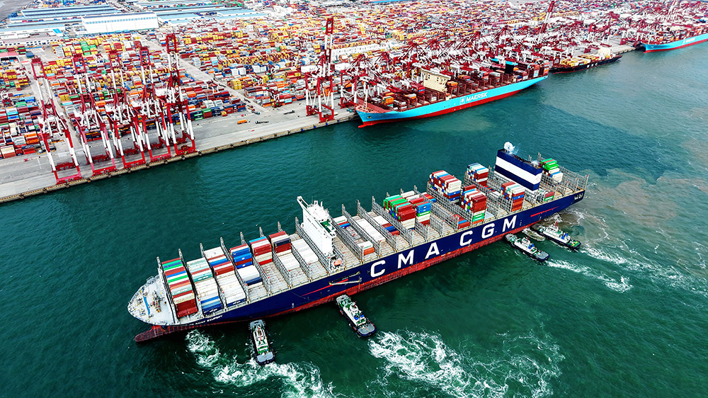 特朗普稱對華商品關稅降至47% 立即生效