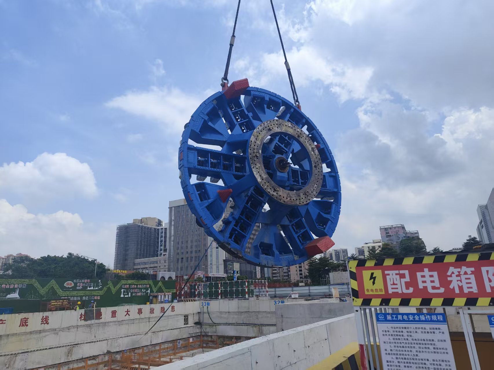 封頂+始發  廣州地鐵八號線北延段支線同日完成雙節點目標