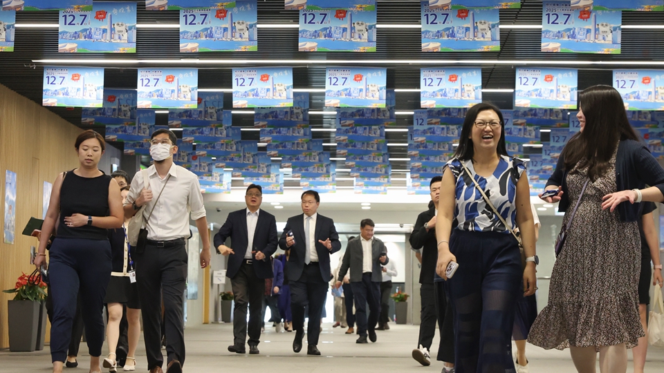 立法會換屆選舉今日接獲12份提名表格