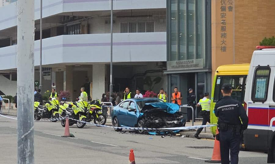 沙田復康巴士司機查看升降台 遭私家車撞倒捲車底死亡