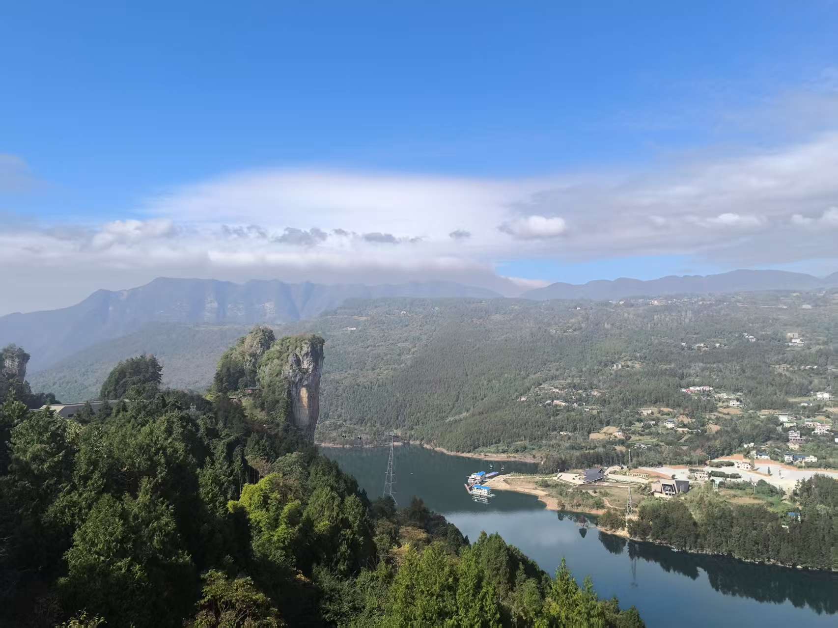 跨越山海 逐夢恩施 恩施大清江紅花峰林景區：翠嶺峰林展奇觀 喀斯特韻迎客來