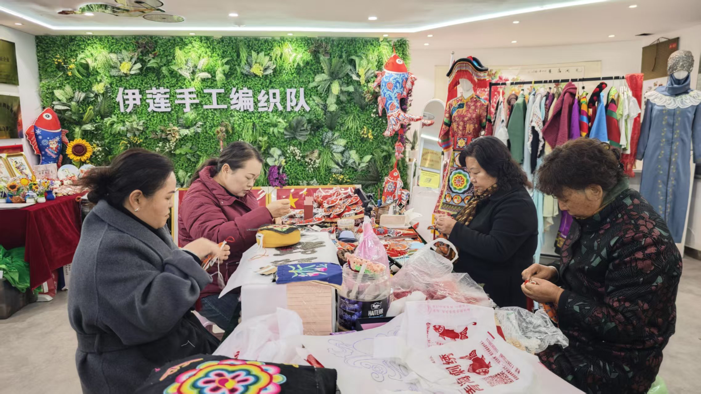 「四維互嵌」繪就民族團結與共同富裕絢麗新篇