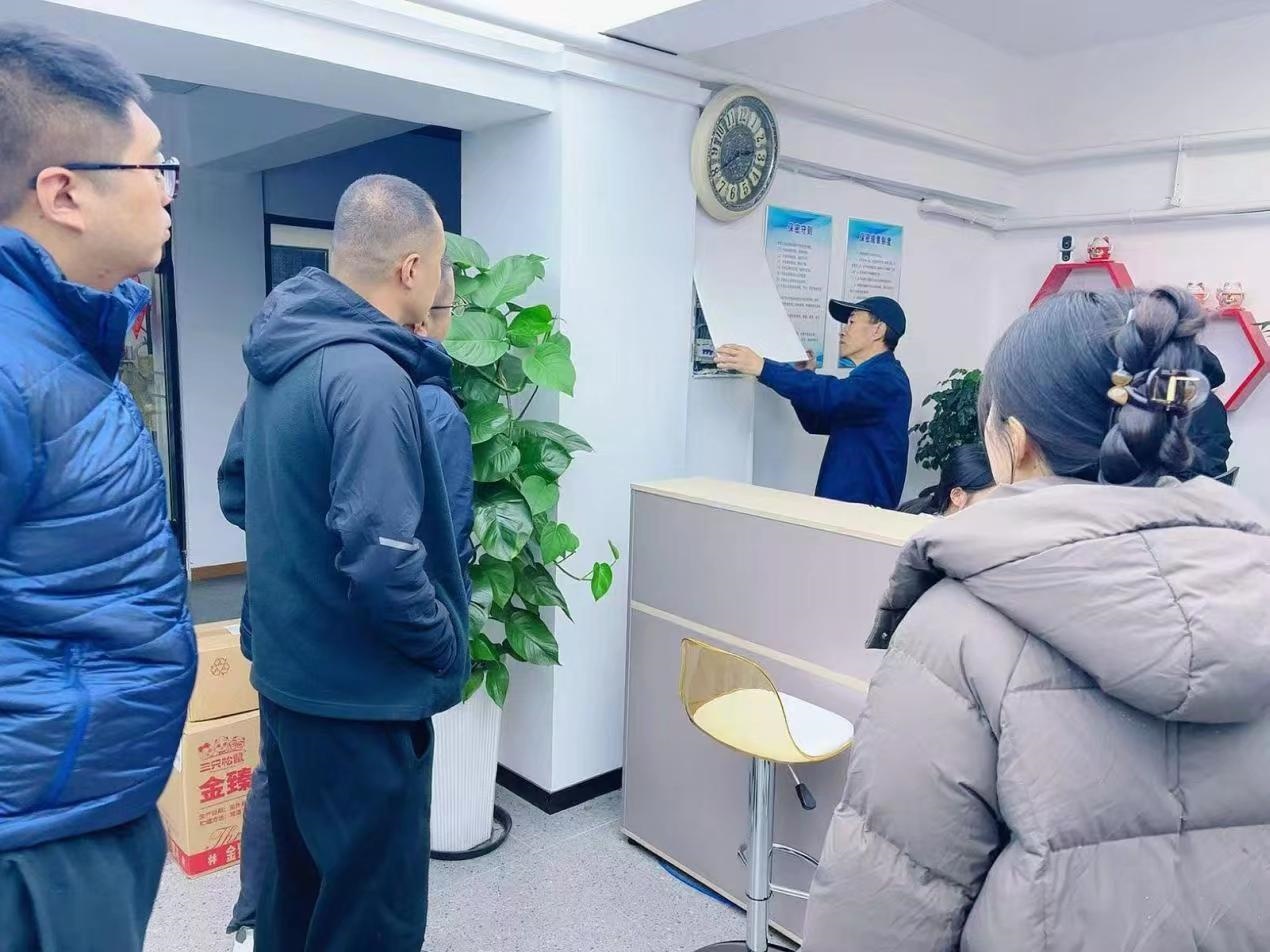 哈市香坊區中北春城社區開展九小門店消防安全排查