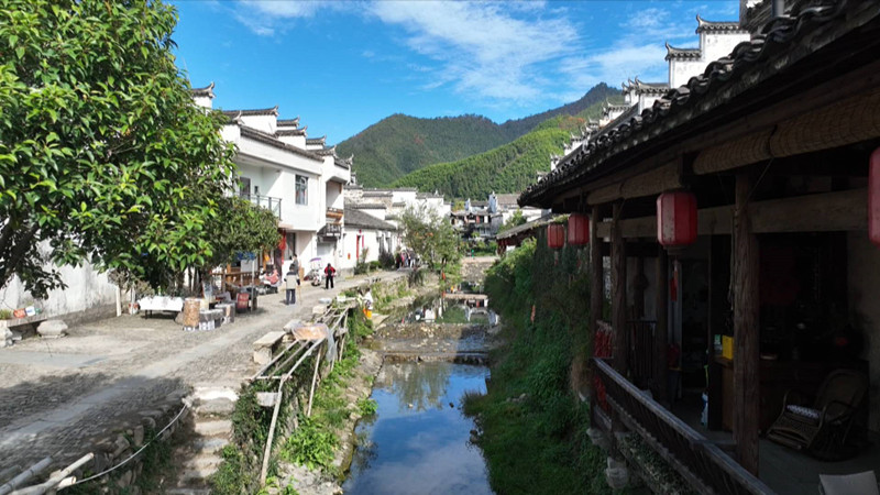 皖黟縣宏村鎮：醉美雉山入畫來