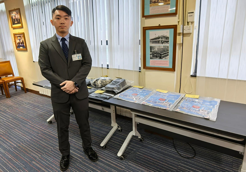 旺角刑毀立法會選舉宣傳海報 警拘兩名男子