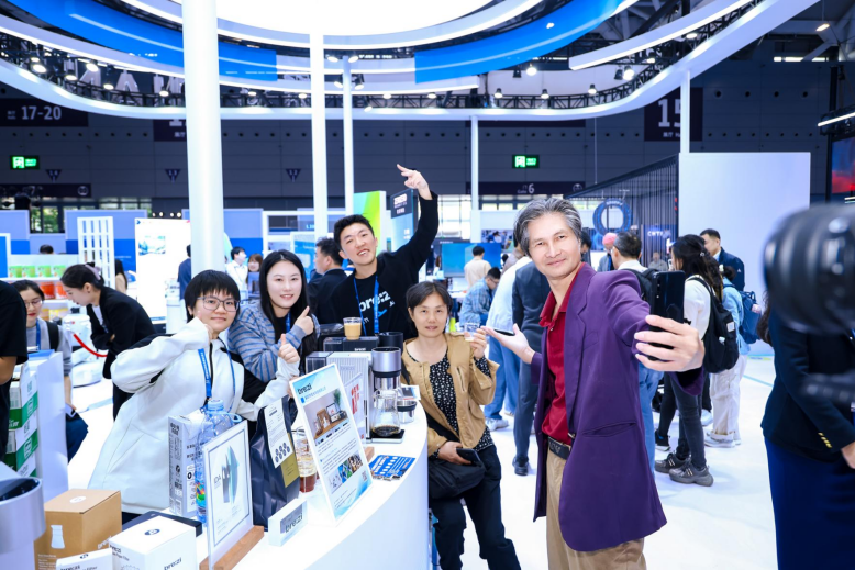 前海展館閃耀高交會 深港融合黑科技解鎖未來生活