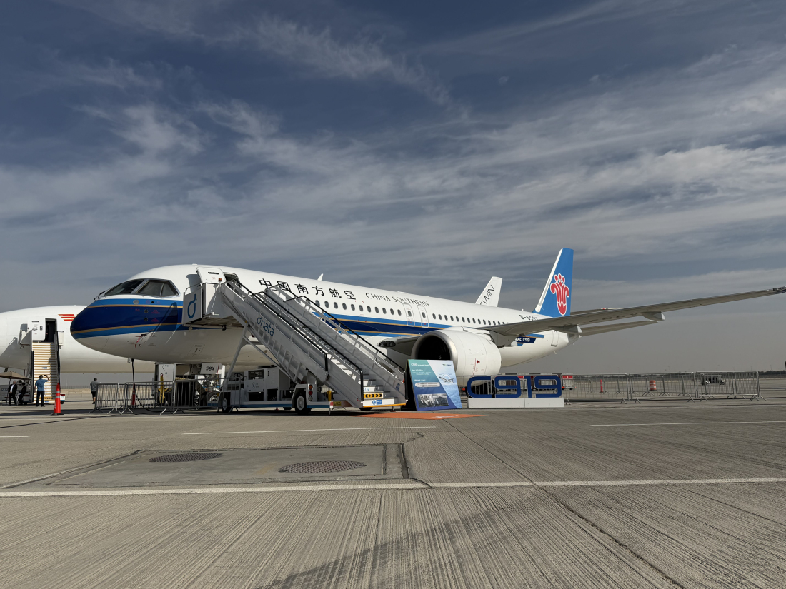有片︱南航參加迪拜航展，C919首次亮相中東
