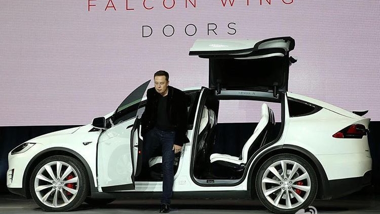 馬斯克暗示將親自撰寫自傳