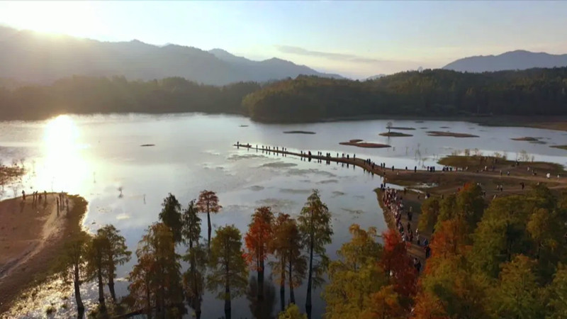 皖黟縣：奇墅湖日出受捧萬眾共赴「仙境之約」