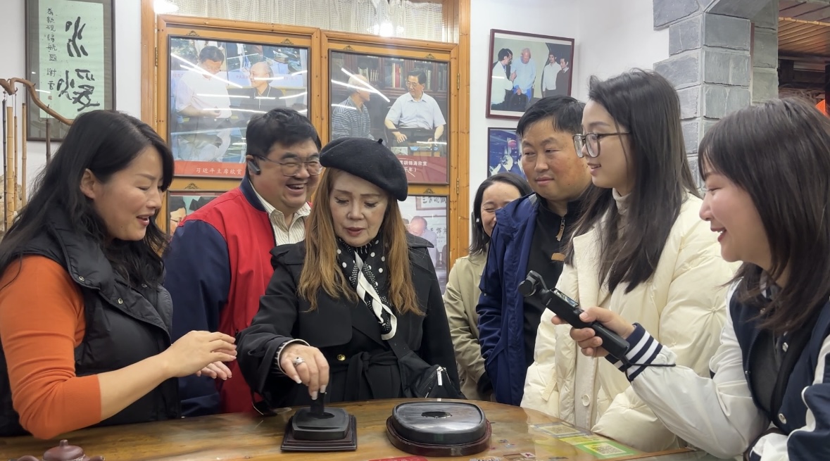 15國16家海外華文媒體團走讀黃山