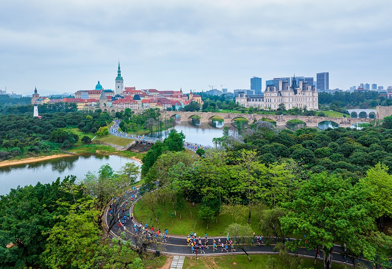   14國萬名跑者參賽   松山湖科學城半程馬拉松30日開跑