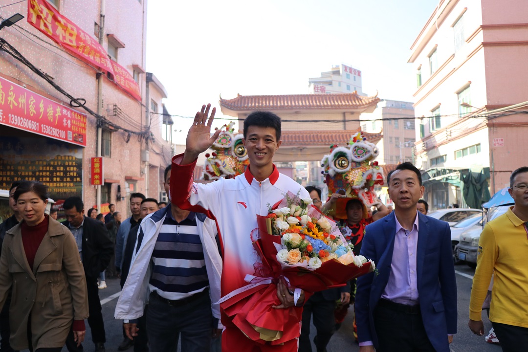   全運會冠軍吳瑞庭返屋企    為莞爭光獲20萬獎金