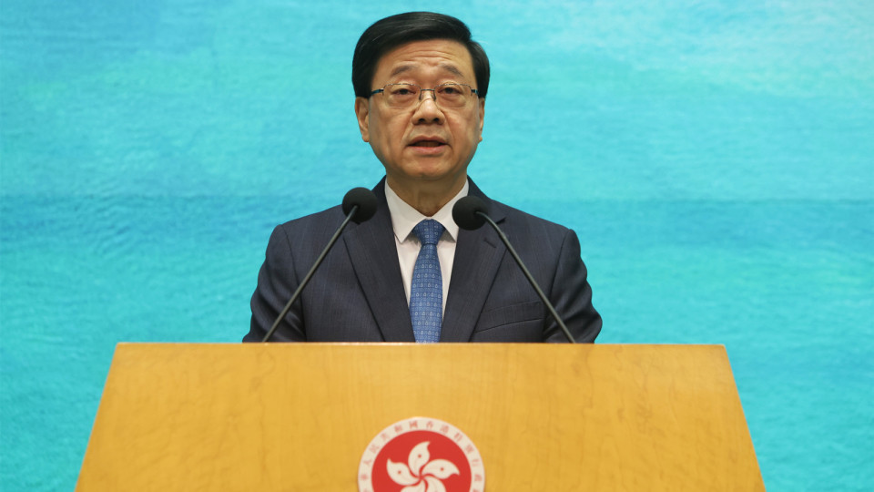 直播回放｜【宏福苑大火】行政長官李家超見記者