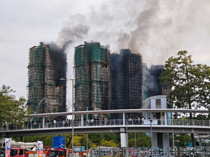 宏福苑大火 | 香港灣仔區各界協會聯同灣仔關愛服務及發展基金 捐款200萬港元馳援災民