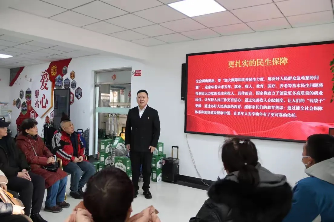 哈市香坊區大慶路街道：人大代表下基層 宣講慰問暖民心