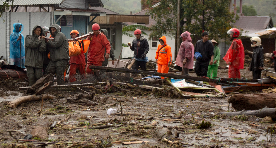 印尼洪災遇難人數升至712人 