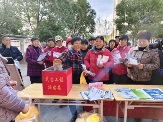 皖休寧縣：面對面宣講 惠民政策進小區