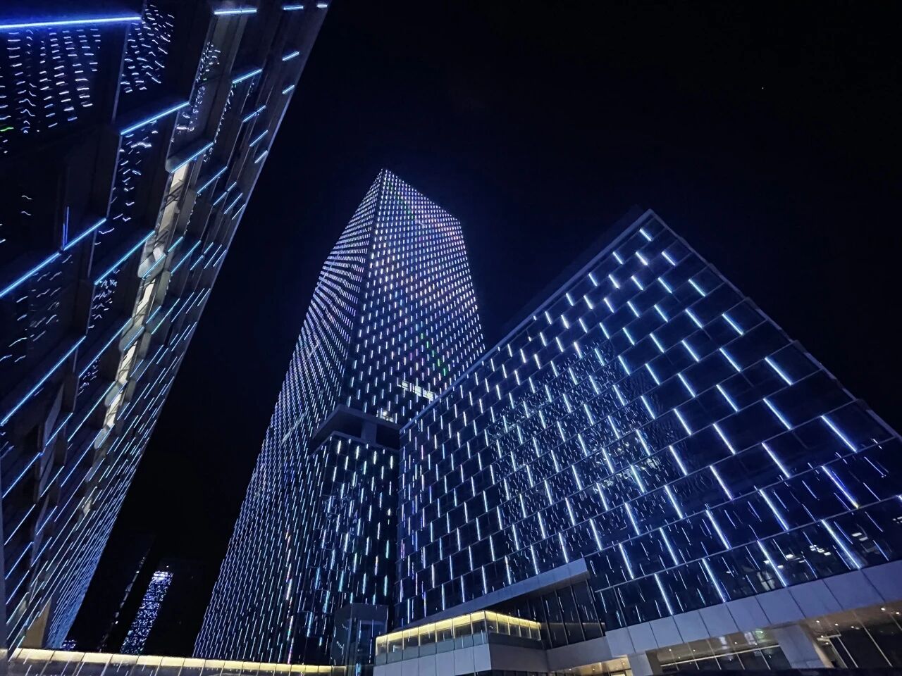 深圳首例！昇騰超節點算力設施「天花板」落地龍崗