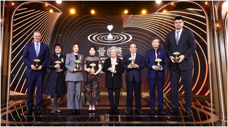第20屆愛心獎頒獎典禮舉行 鳳凰衛視12月20日晚全球首播