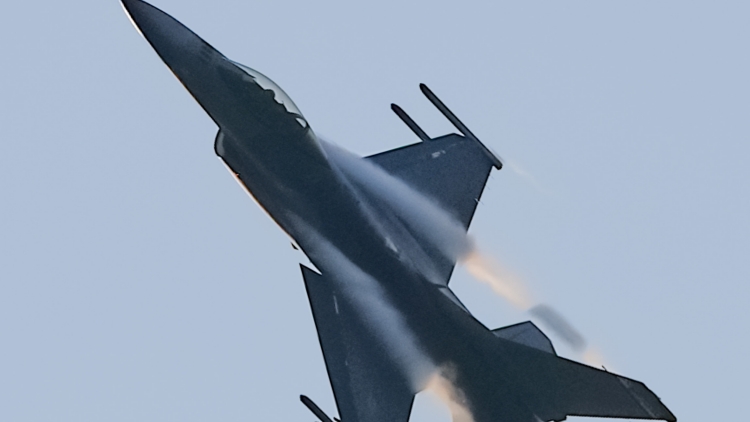 泰軍稱出動F-16戰鬥機空襲柬埔寨彈藥庫