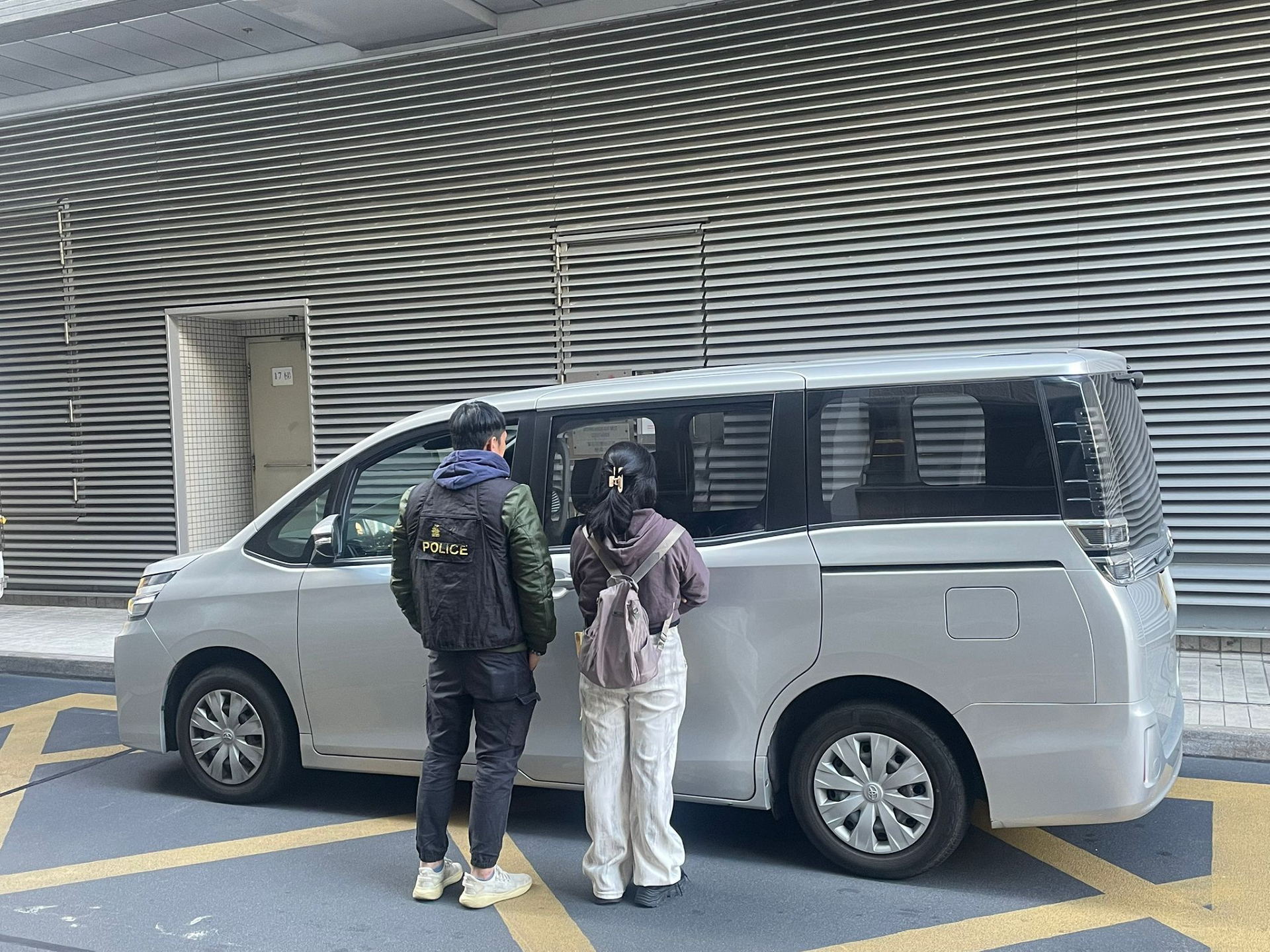 警方灣仔打擊黑工拘4人