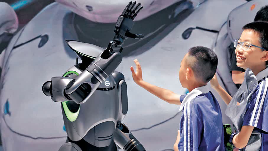 【名家指點】黃曉慶：政策賦能：具身互聯網——香港的下一個黃金時代