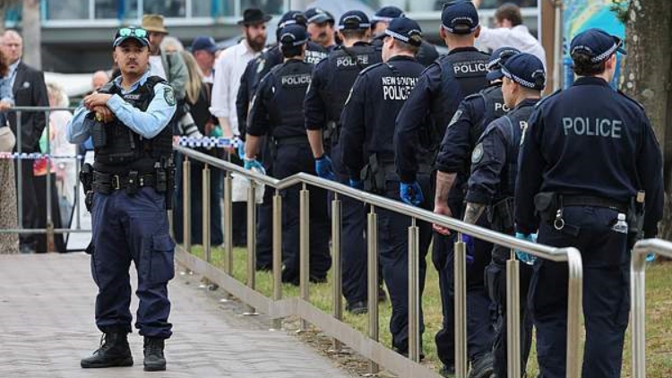 澳大利亞海灘槍擊事件嫌疑人受到59項指控