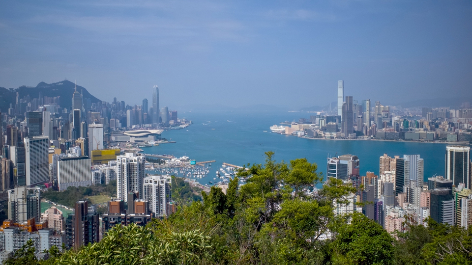 【鑪峰遠眺】香港支持內企出海的三重考慮
