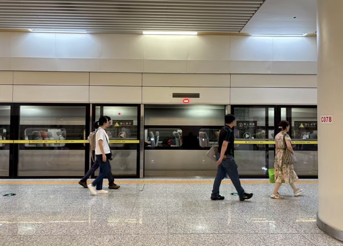 深港雙節「出行熱」，跨境高鐵「加速度」助力冬日經濟升溫