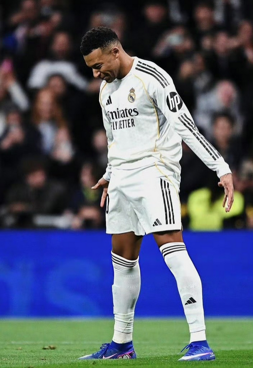 59球！姆巴佩追平C羅紀錄，模仿慶祝動作致敬