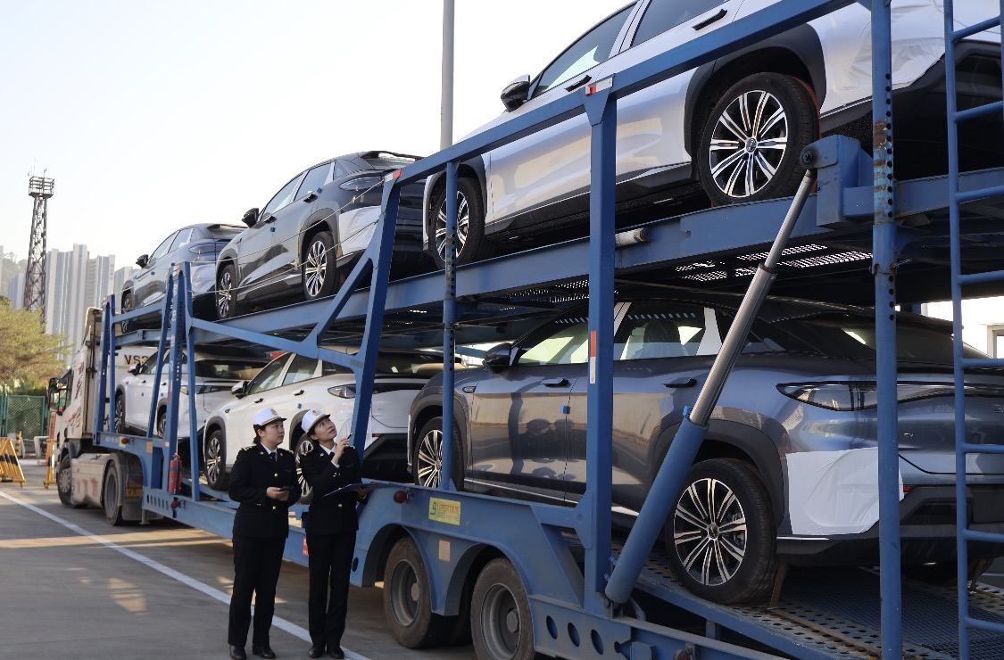 深港兩地海關協同推動「深港汽車快通計劃」順利實施